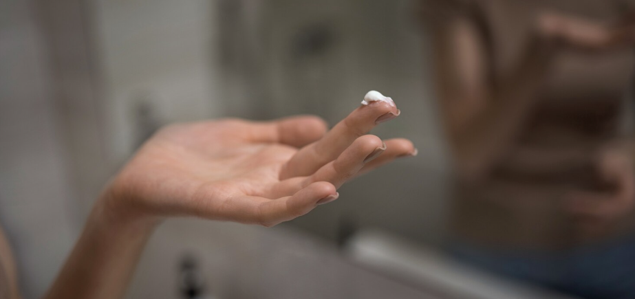 Cremă pentru hemoroizi: cum alegi corect, ce contează la aplicare și de ce rutina face diferența