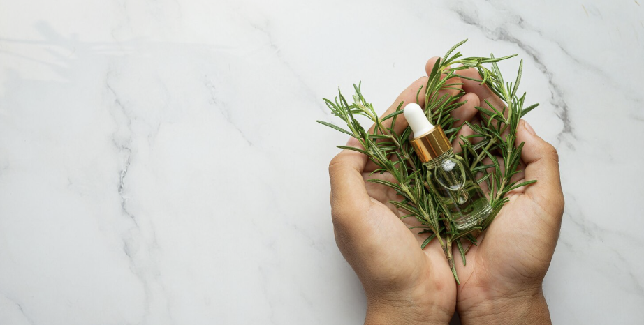 Tratament naturist pentru hemoroizi: ce poți face acasă, cum arată o rutină corectă și ce rol are îngrijirea locală